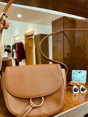 JJ Winters Caramel Leather Crossbody & Bohemian Style Earrings